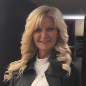 Meet your Posher, Eva